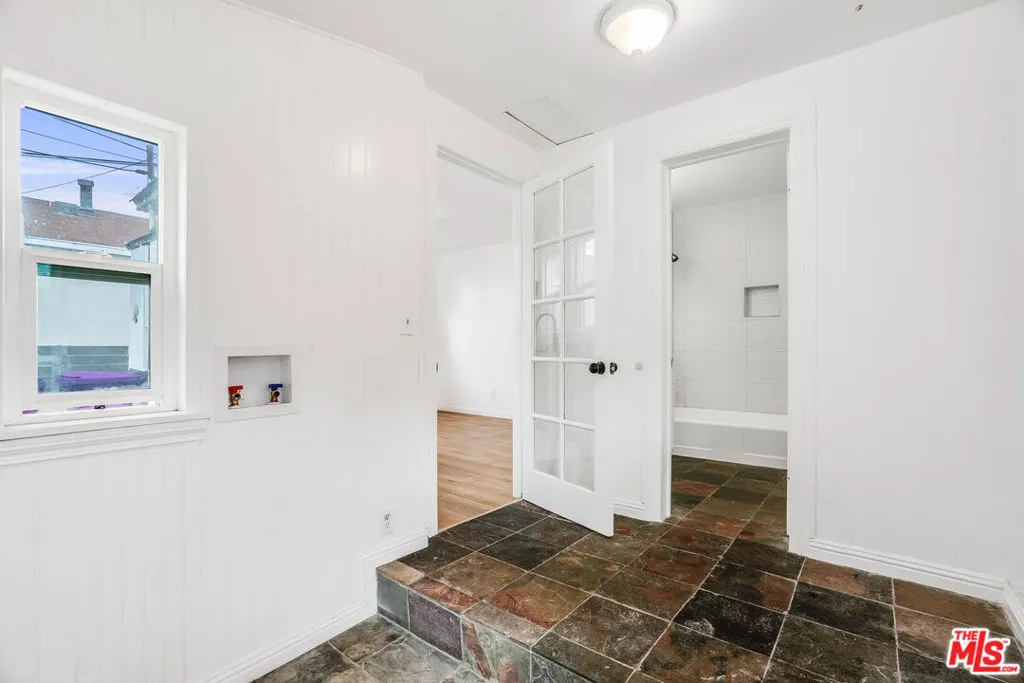 312 E Peace Street, Long Beach, California 90805 home-pic-12